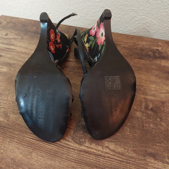 Aldo Wedge Sandles - Picture 4 of 4